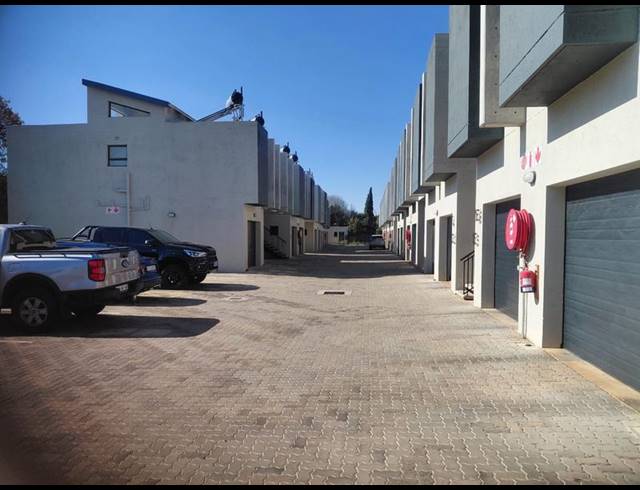 3 BEDROOM APARTMENT FOR SALE IN MORNINGHILL